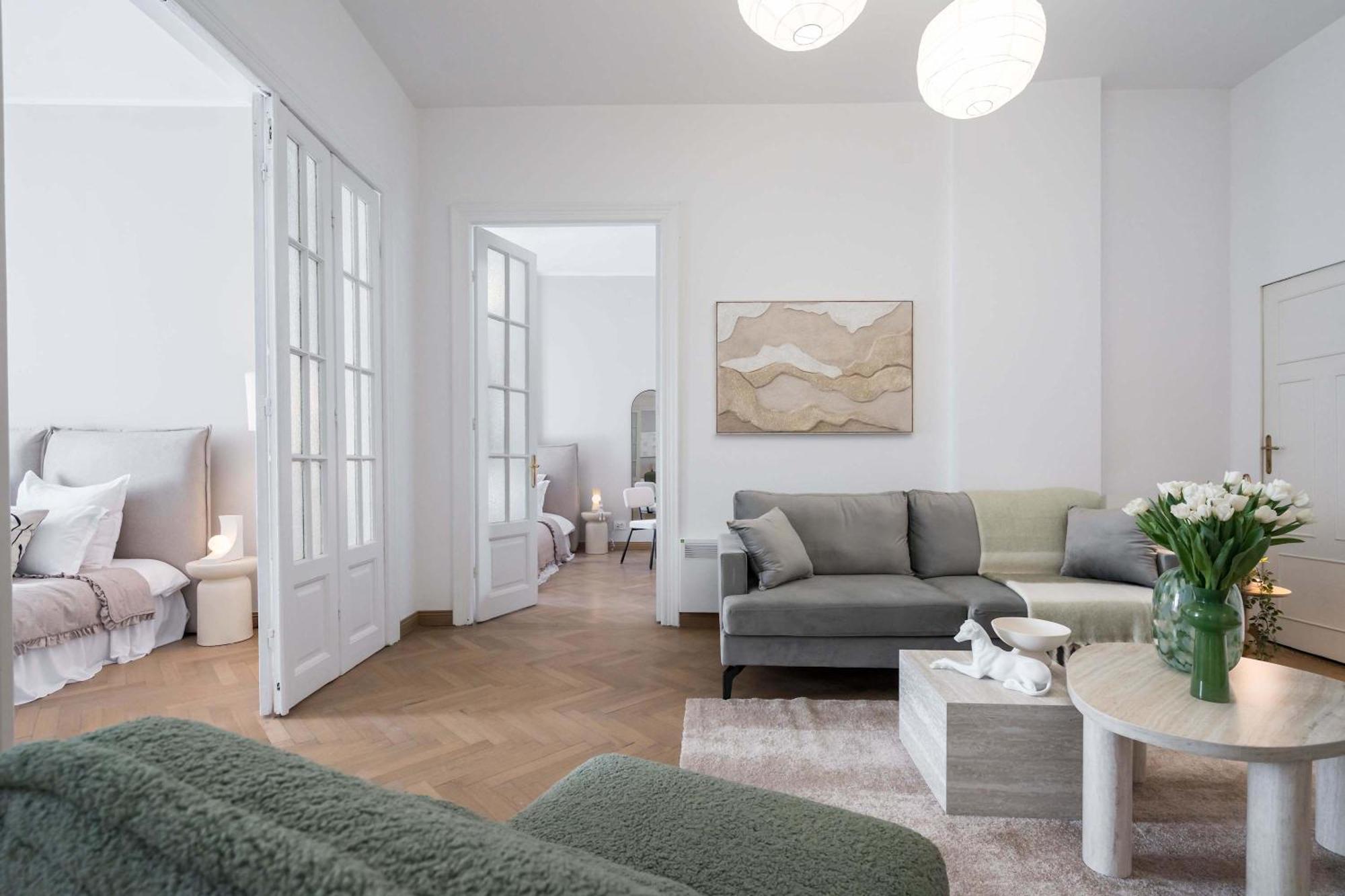 Stunning 3br - Balcony Overlooking Calea Victoriei Appartamento Bucarest