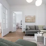 Stunning 3Br - Balcony Overlooking Calea Victoriei