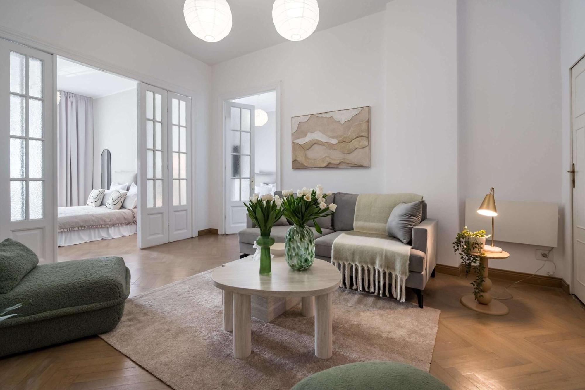 Stunning 3br - Balcony Overlooking Calea Victoriei Apartament Bucureşti