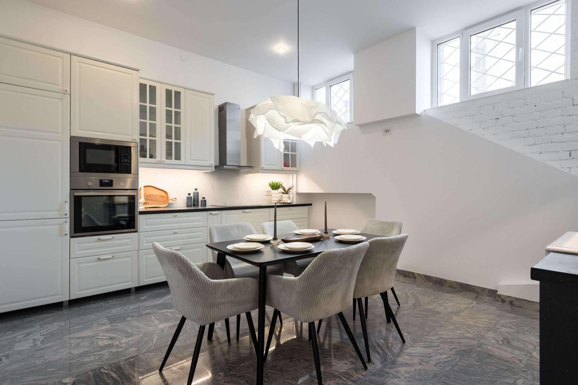 Stunning 3br - Balcony Overlooking Calea Victoriei Bucureşti