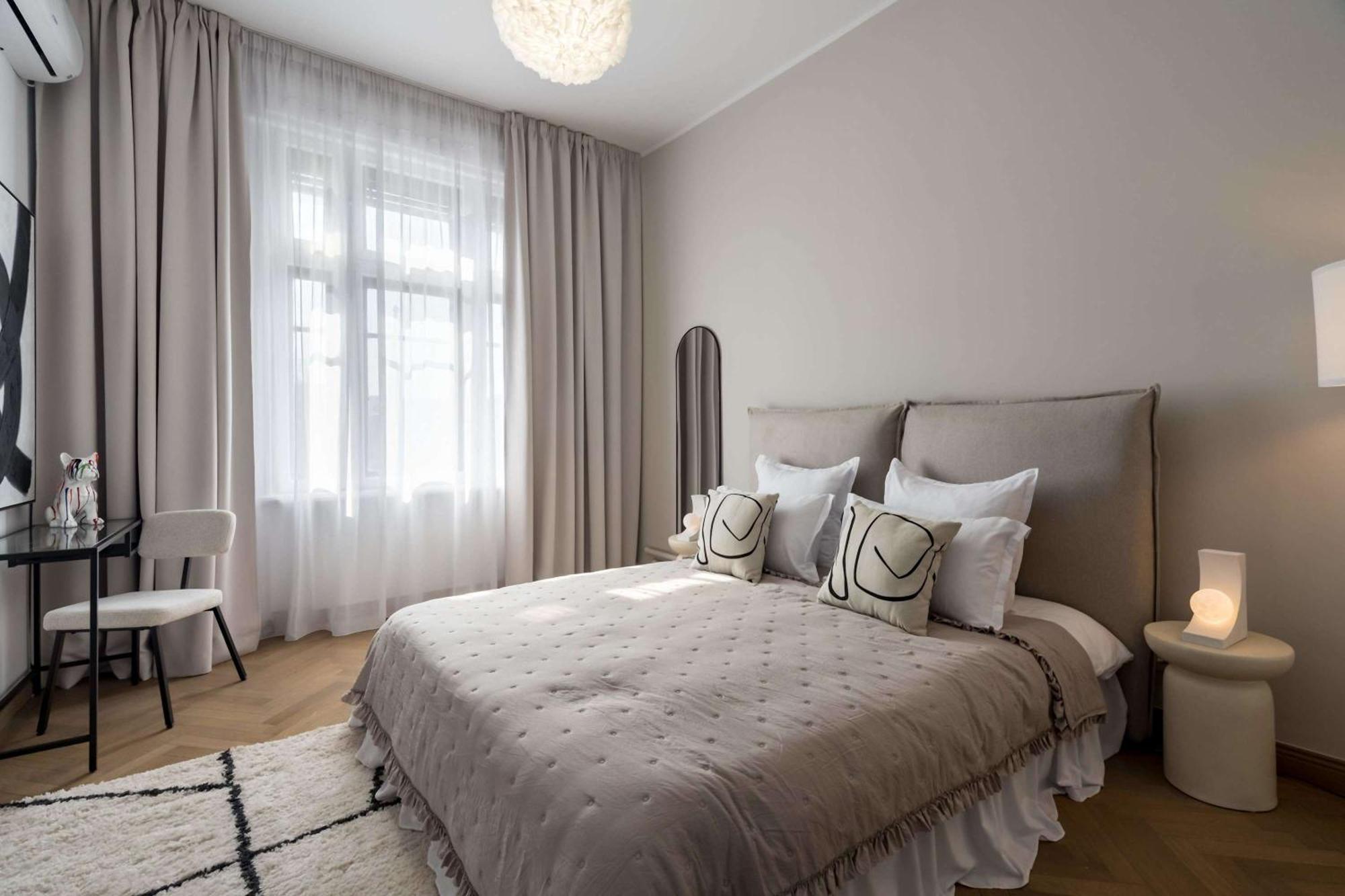 Apartament Stunning 3br - Balcony Overlooking Calea Victoriei Bucureşti