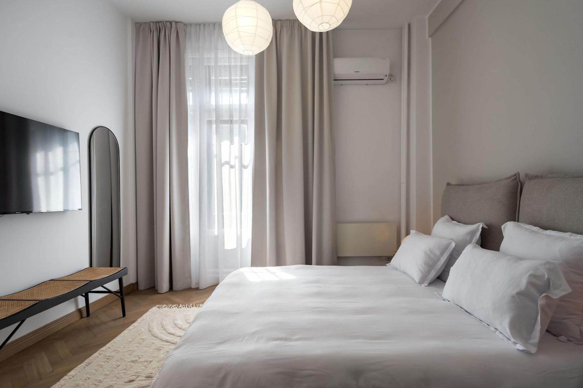 Stunning 3br - Balcony Overlooking Calea Victoriei Bucureşti