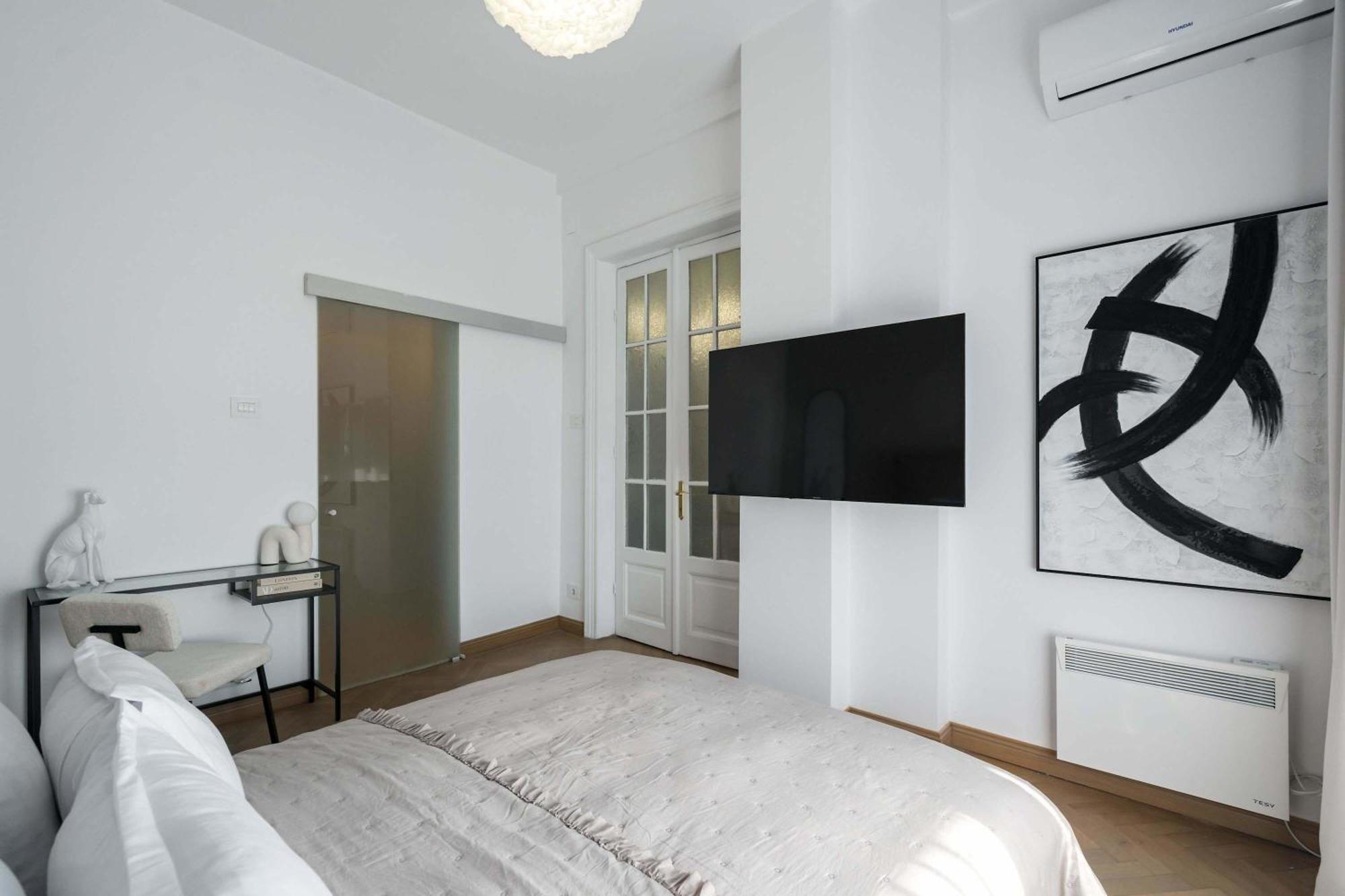 Stunning 3br - Balcony Overlooking Calea Victoriei Apartament *