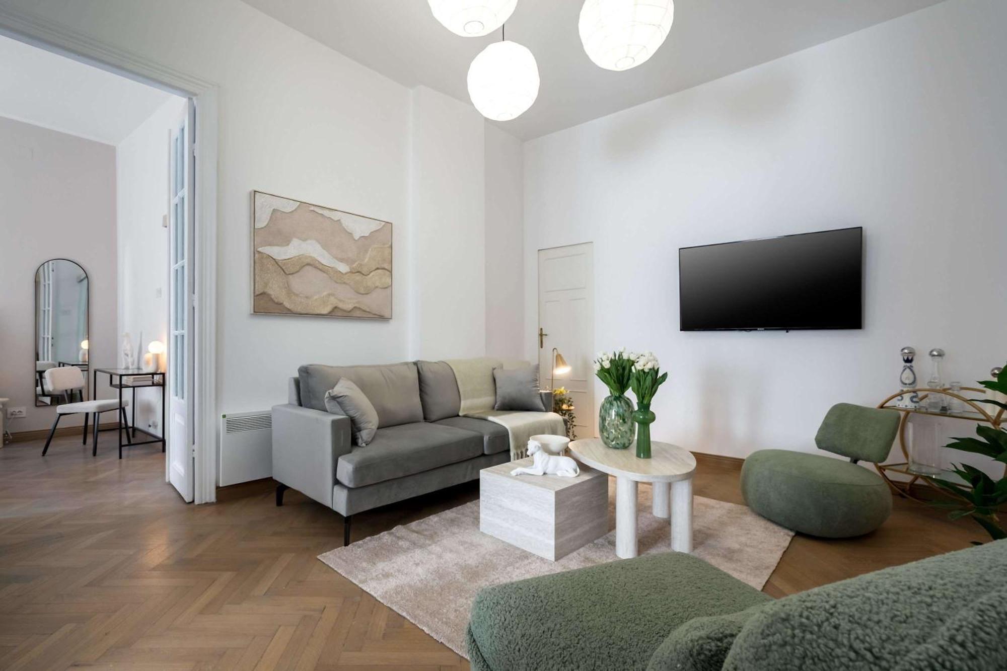 Apartament Stunning 3br - Balcony Overlooking Calea Victoriei Bucureşti