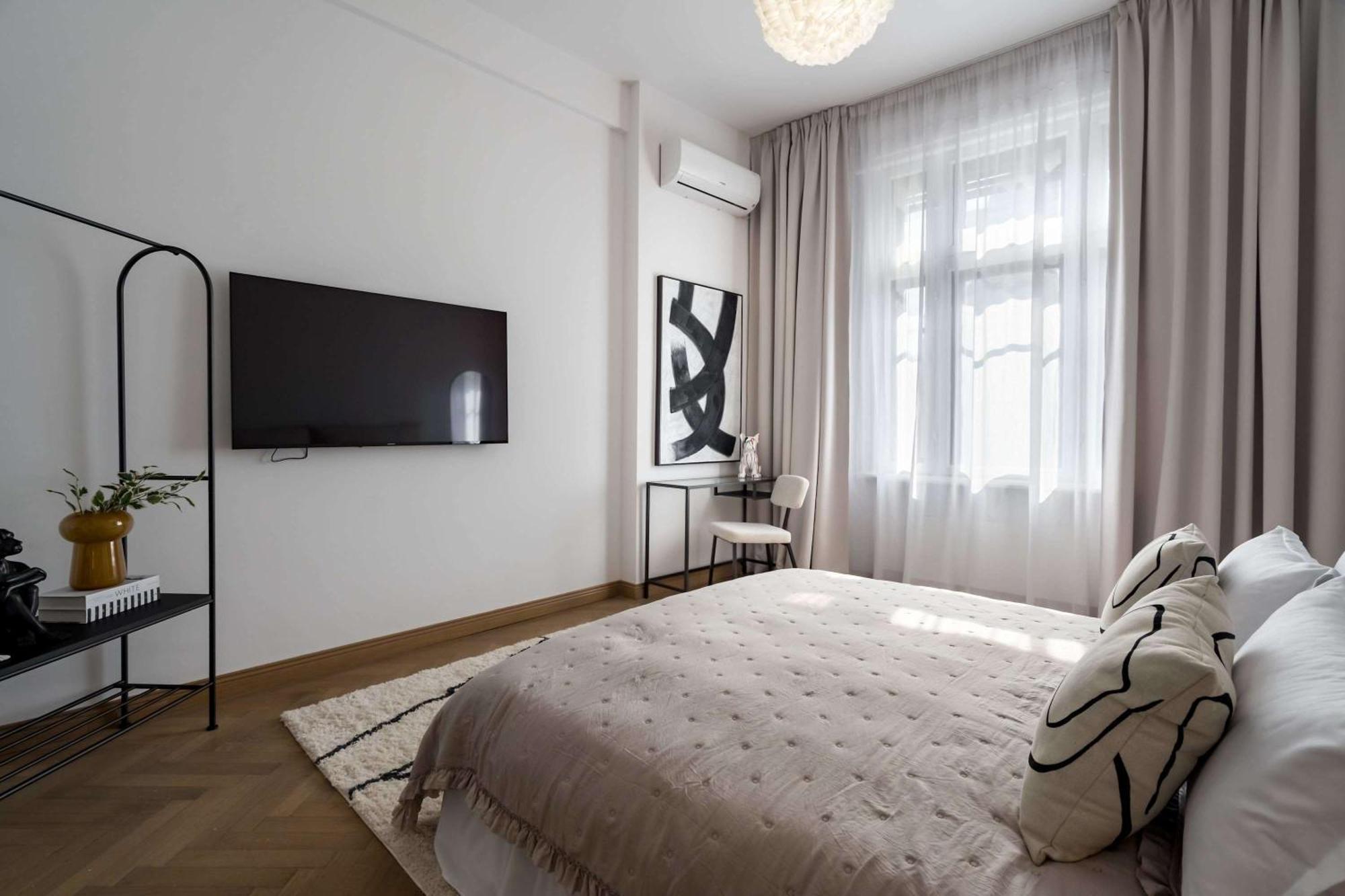 Stunning 3br - Balcony Overlooking Calea Victoriei Bucureşti